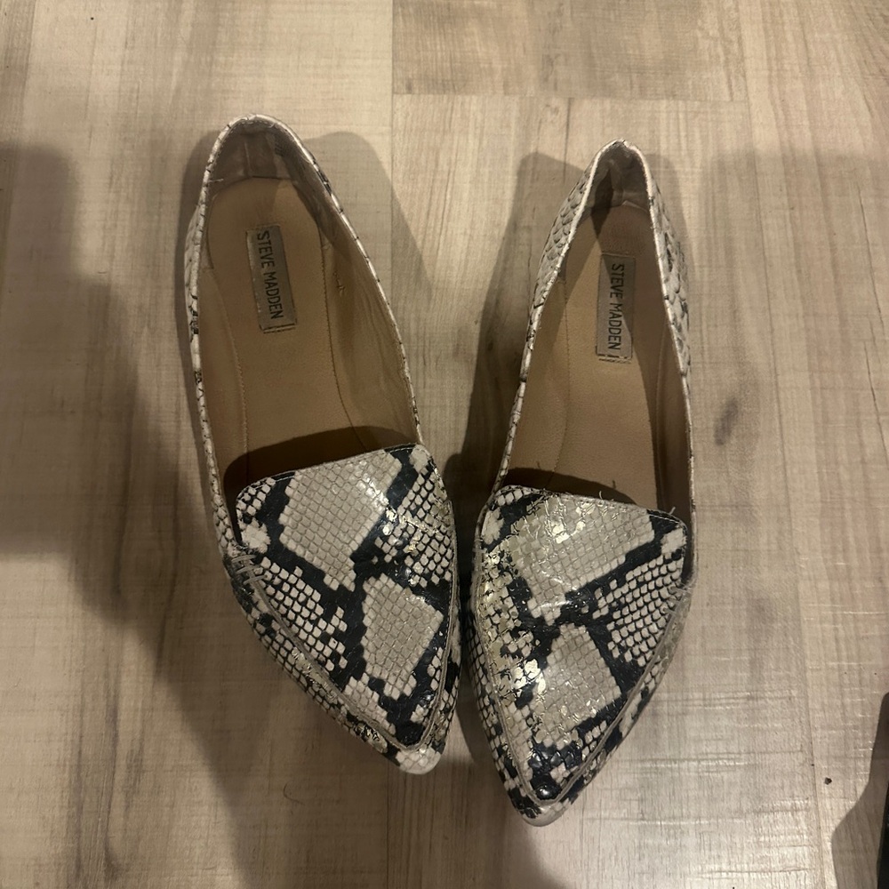 Steve Madden Black and White Snakeskin Flats